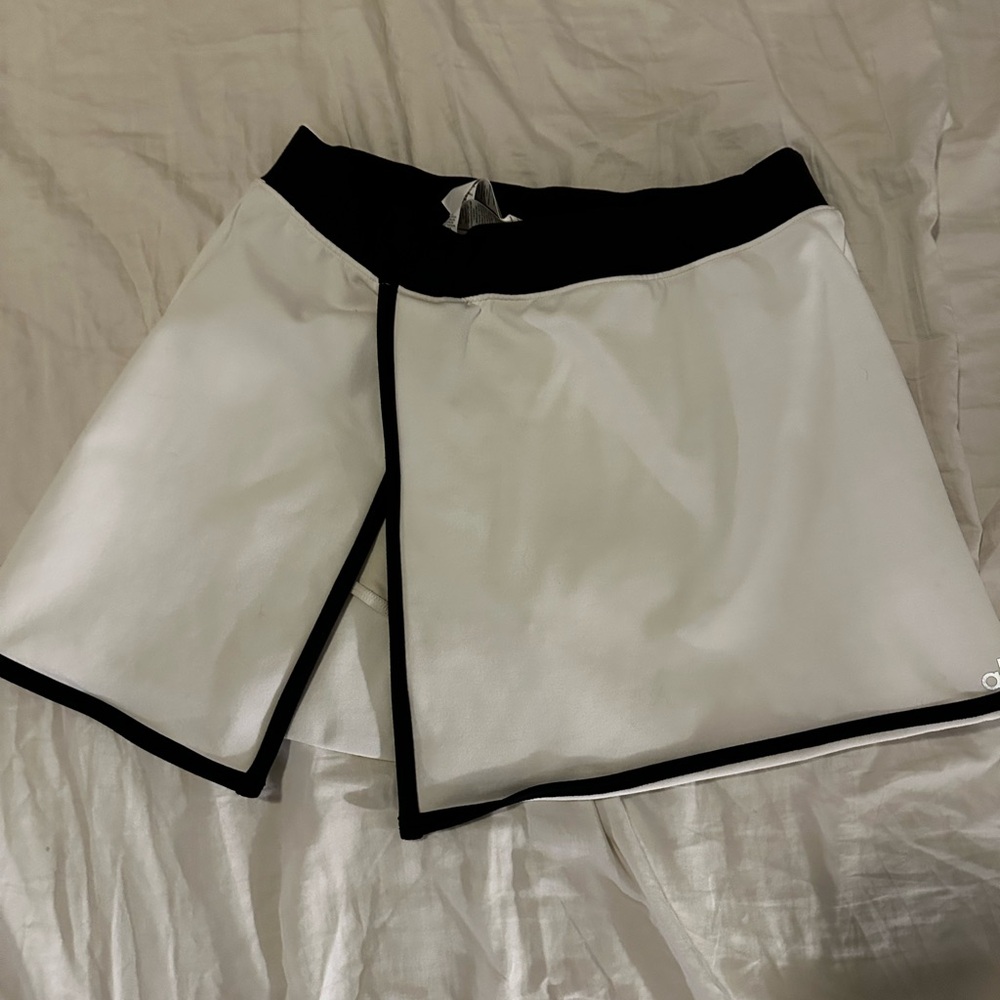 ALO Yoga White Skirt with Black Trim
